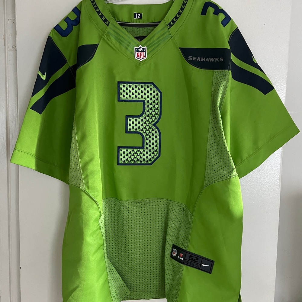 NFL Russell Wilson Seattle Seahawk Men's Limited On-Field Jersey Size XXL (52)